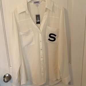 Express Women’s Cream Button-Up Portofino Shirt with Pocket Letter